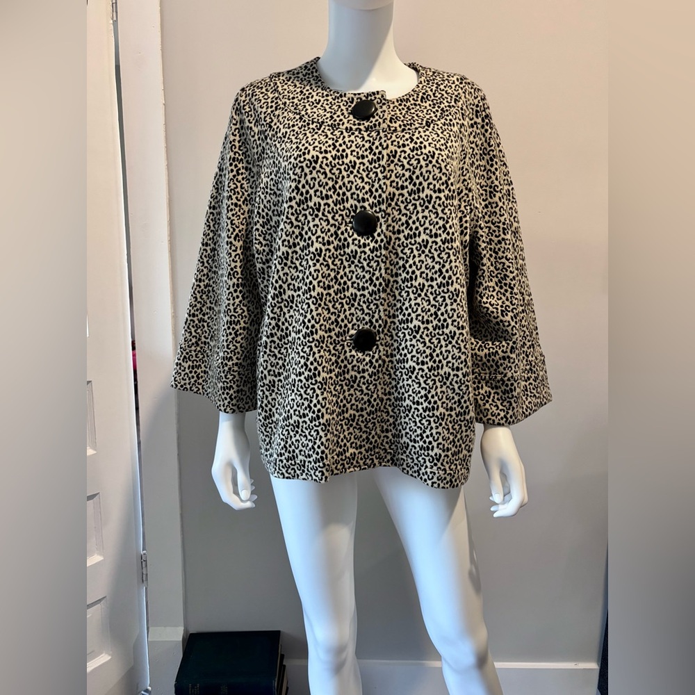 Kim Rogers Black and Tan Cape Jacket
